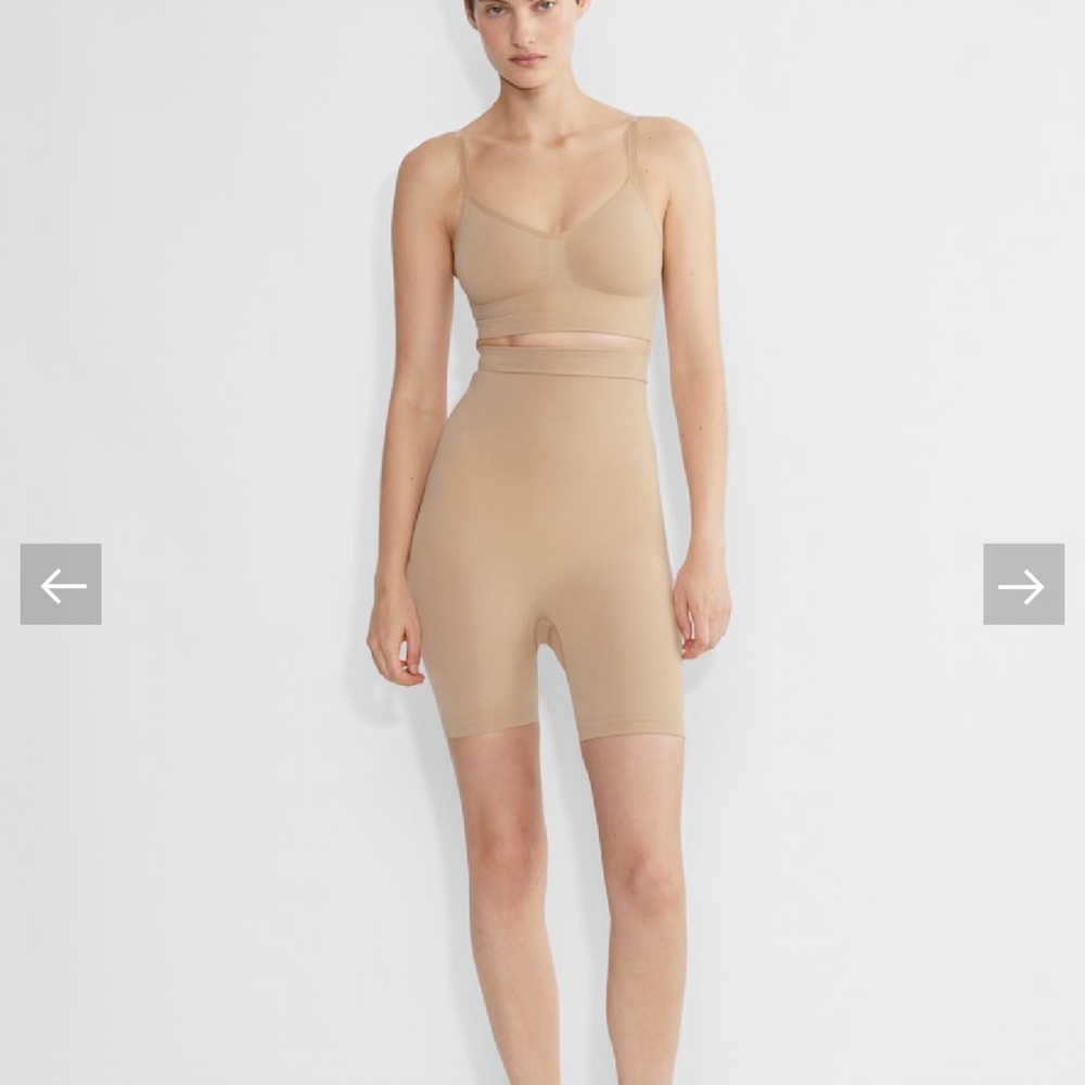 Aritzia caramel. Brown dark tan Shapewear Bodysuit. ShapeEnhance™ Seamless Short